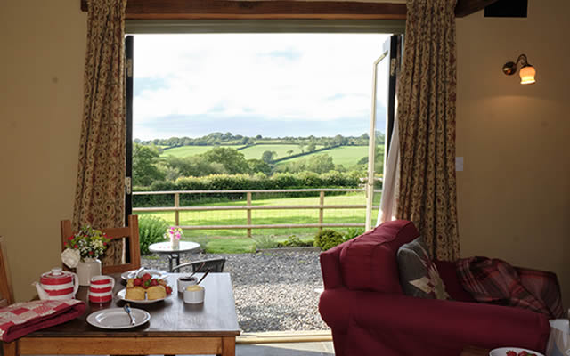 Monkstone Cottge - relax over a delicious cream tea on arrival